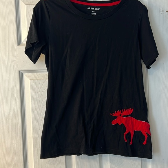 little blue house Tops - Women’s black T shirt with red moose